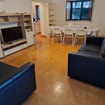 Casa vacanze Beachfront House With Garden And Two Terraces *