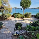 Casa vacanze Beachfront House With Garden And Two Terraces