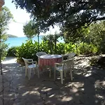 Beachfront House With Garden And Two Terraces Casa vacanze *