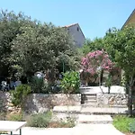 Casa vacanze Beachfront House With Garden And Two Terraces Tisno