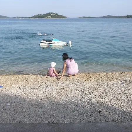 Beachfront House With Garden And Two Terraces 펜션