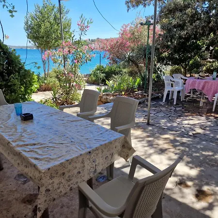 펜션 Beachfront House With Garden And Two Terraces 티스노