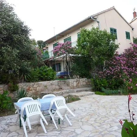 Beachfront House With Garden And Two Terraces 펜션
