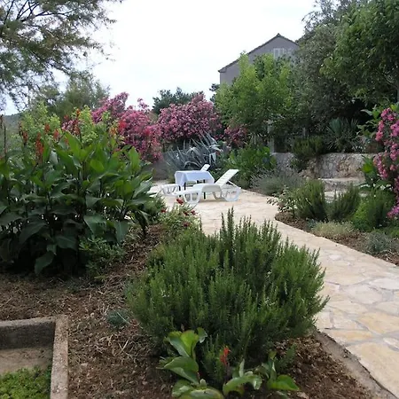 Beachfront House With Garden And Two Terraces 티스노