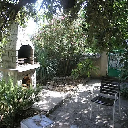 Beachfront House With Garden And Two Terraces * Tisno