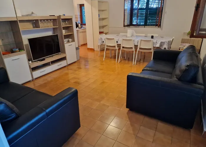 Casa de Férias Beachfront House With Garden And Two Terraces *