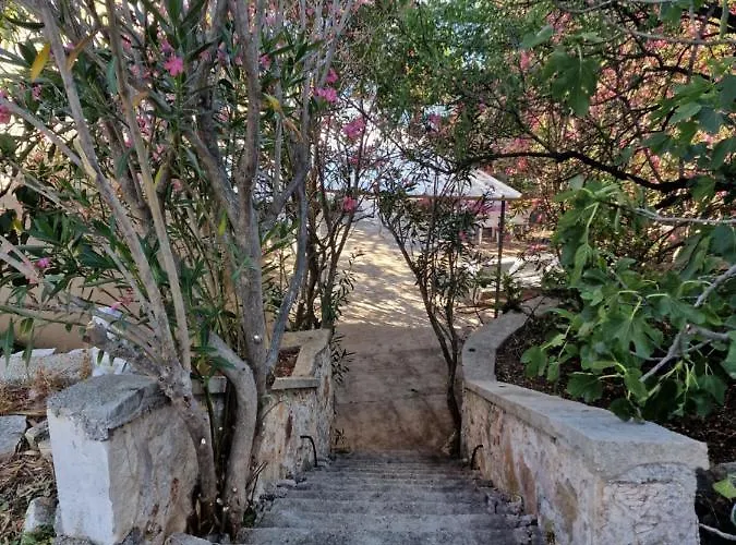 Beachfront House With Garden And Two Terraces Casa de Férias