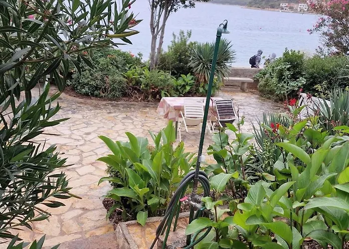 Casa de Férias Beachfront House With Garden And Two Terraces Tisno