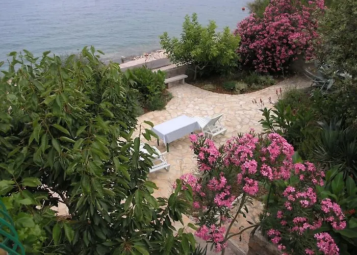 Beachfront House With Garden And Two Terraces Casa de Férias *