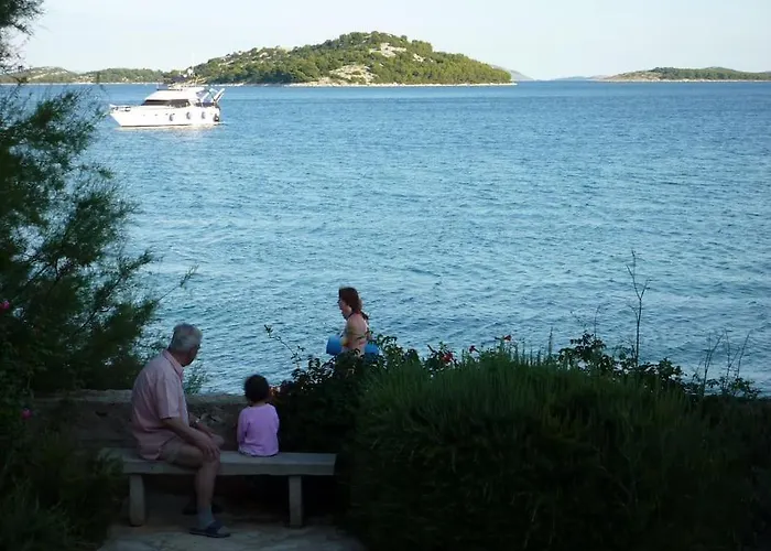 Holiday home Beachfront House With Garden And Two Terraces