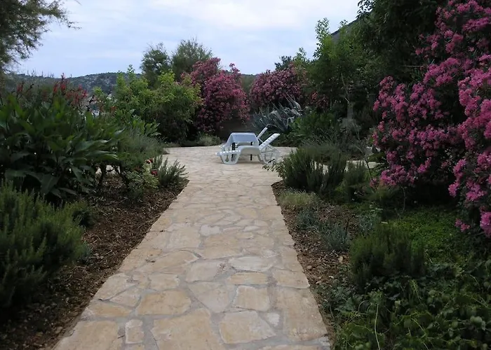 Beachfront House With Garden And Two Terraces Casa de Férias *