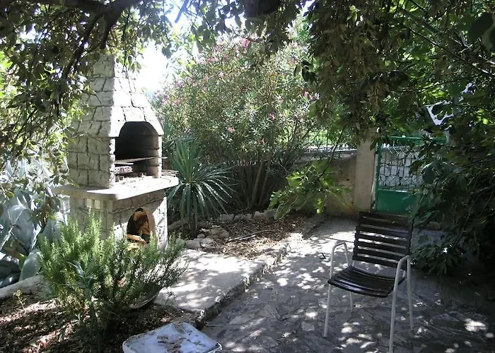 Beachfront House With Garden And Two Terraces * Tisno