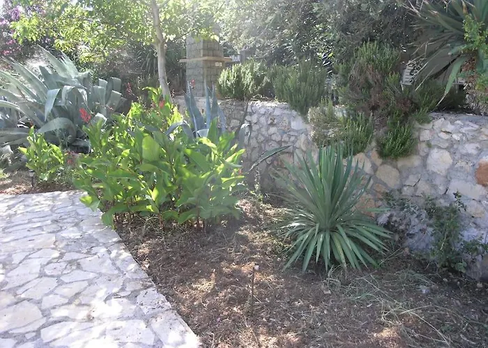 Beachfront House With Garden And Two Terraces Casa de Férias Tisno