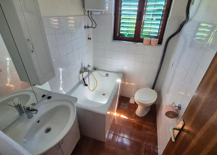 Beachfront House With Garden And Two Terraces * Tisno